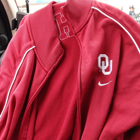Zip up - Picture 1 of 2